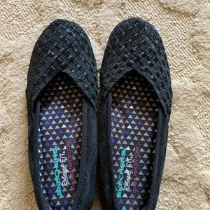 Skechers slip on shoes